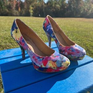 Unlimited By Kennith Cole‎ 1" Platform 4" High Heel Pump Size 8 Medium
